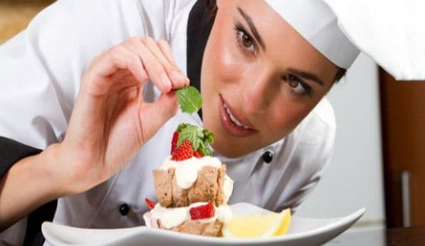 Locuri de muncă în domeniul hotelier și gastronomic în Germania, pe un salariu de peste 2000 de euro