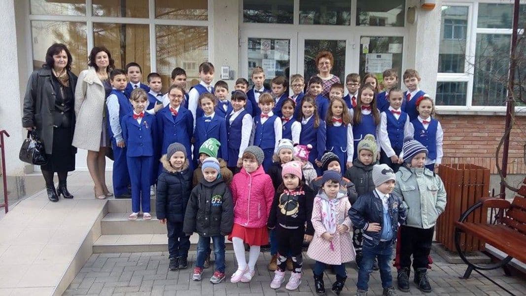 S-au redeschis porţile Şcolii Gimnaziale „Mihail Kogălniceanu” Dorohoi - FOTO
