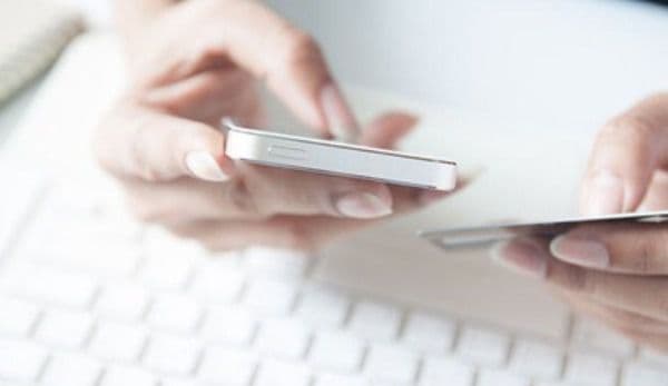 Ce să nu trimiţi niciodată prin SMS sau e-mail