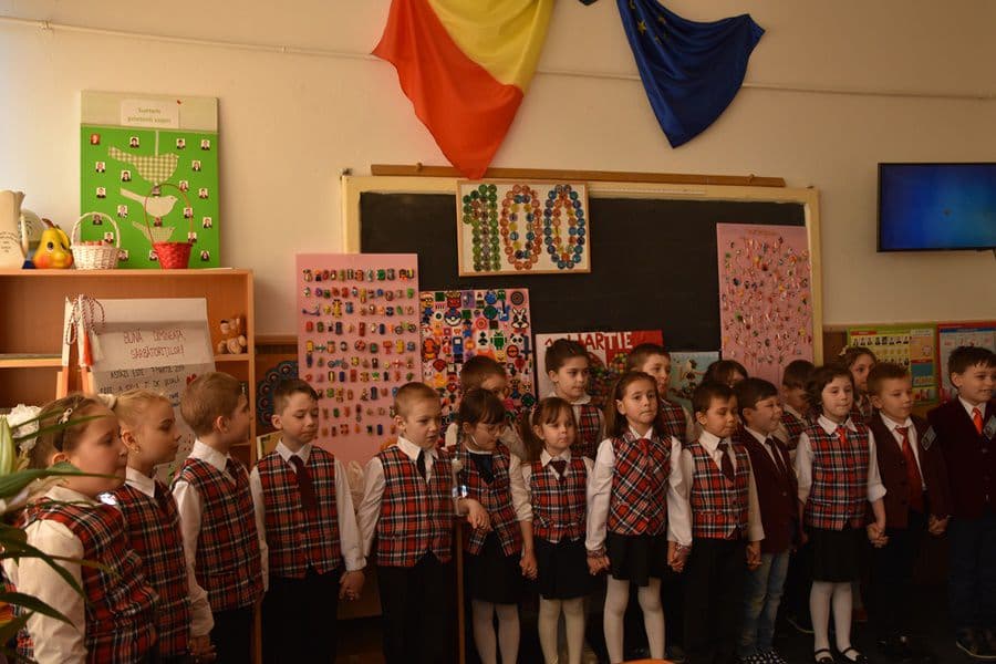 Sărbătoarea primelor 100 de zile de școală la Școala gimnazială „A. I. Cuza” Dorohoi - FOTO