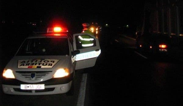 La doar 17 ani s-a urcat băut la volan și a intrat cu mașina într-un cap de pod