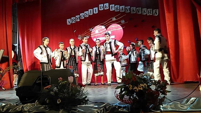 Școala Gimnazială Nr. 1 Corlăteni – „Armonii de primăvară” - FOTO