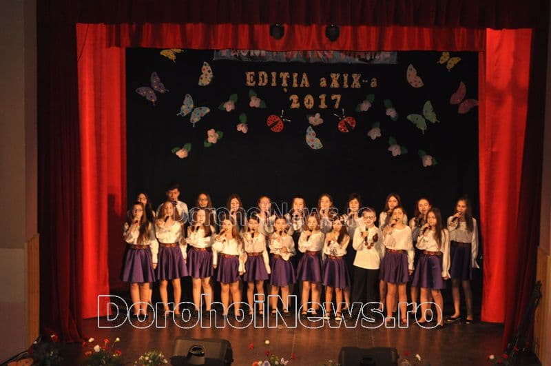 Muzica ușoară și dansul modern puse în scenă în partea a doua a Concertului omagial „Flori pentru mama” 2017 - FOTO