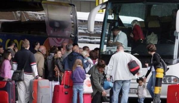 Românii din Marea Britanie obligați să se întoarcă în țară din cauza unei taxe imense impusă de guvernul britanic cetățenilor străini