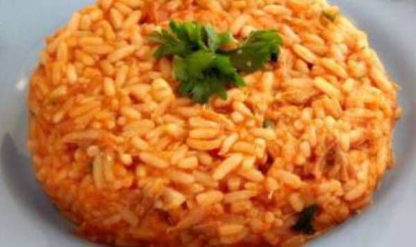 Pilaf cu roşii şi dovlecei
