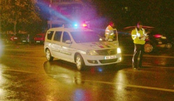 Accident grav la Darabani. Bărbat în stare de ebrietate surprins de o mașină în timp ce era întins pe partea carosabilă