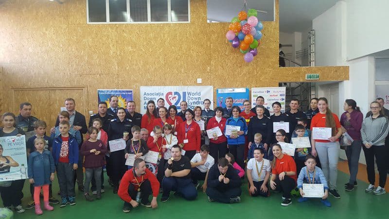 Pompierii botoşăneni, alături de copiii cu sindrom down