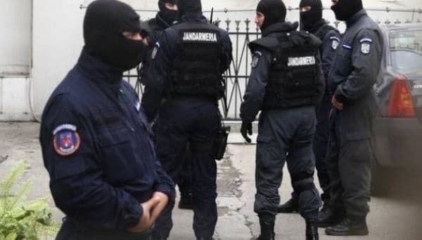 Percheziţii domiciliare la mai multe persoane bănuite de furt din Dorohoi, Şendriceni, Racovăţ și Pomârla