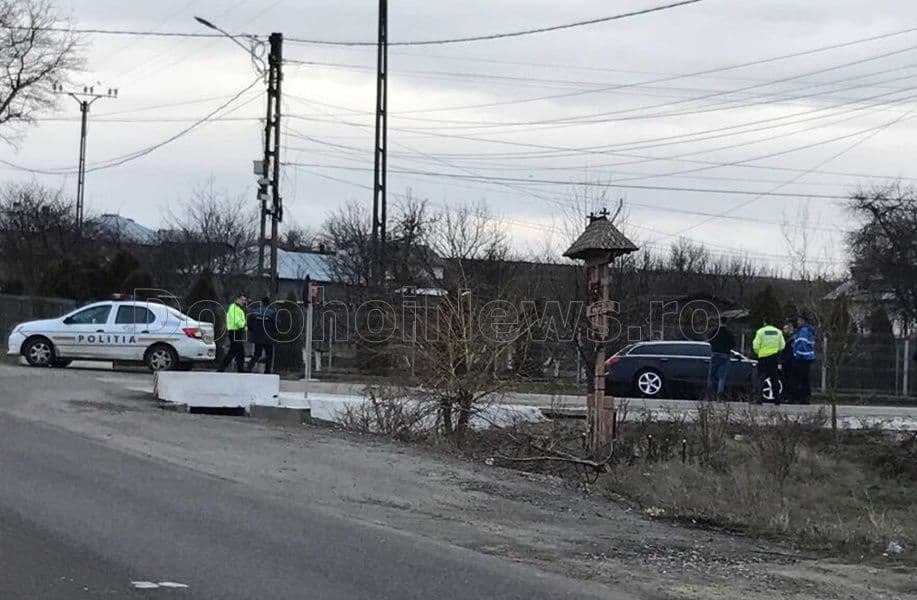 Urmărire ca în filme pe străzile din Dorohoi. Un tânăr nu a oprit la somaţiile poliţiştilor! - FOTO