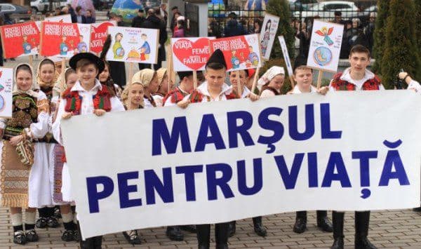 Astăzi la Dorohoi „Marșul pentru viață” - „Ajută mama și copilul! Ei depind de tine”