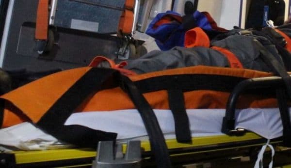 Grav accident de muncă după ce și-a introdus mâna în zona pânzei circularului