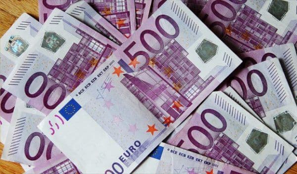 Atenție, angajatori! Aflați cum puteți primi 300 de euro pe lună!