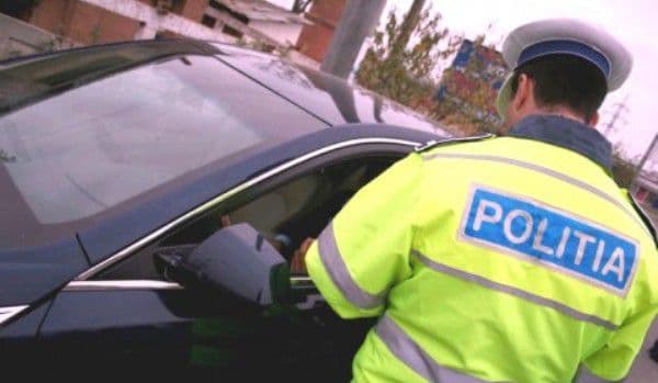 Tânăr din Șendriceni cercetat de poliţişti pentru conducere fără permis