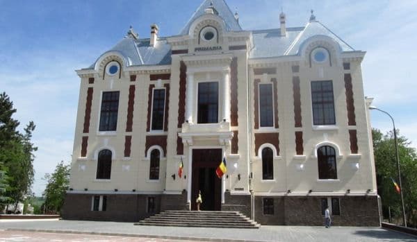 „Luna curățeniei” – Campanie de salubrizare demarată de Primăria Municipiului Dorohoi