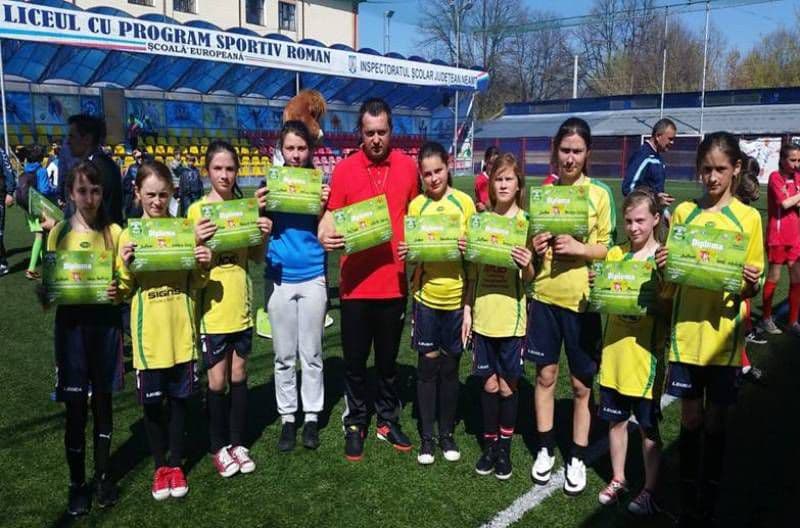 Liceul „Al. Vlahutǎ” Șendriceni – Calificat la etapa Naţionalǎ Cupa Tymbark Junior - FOTO