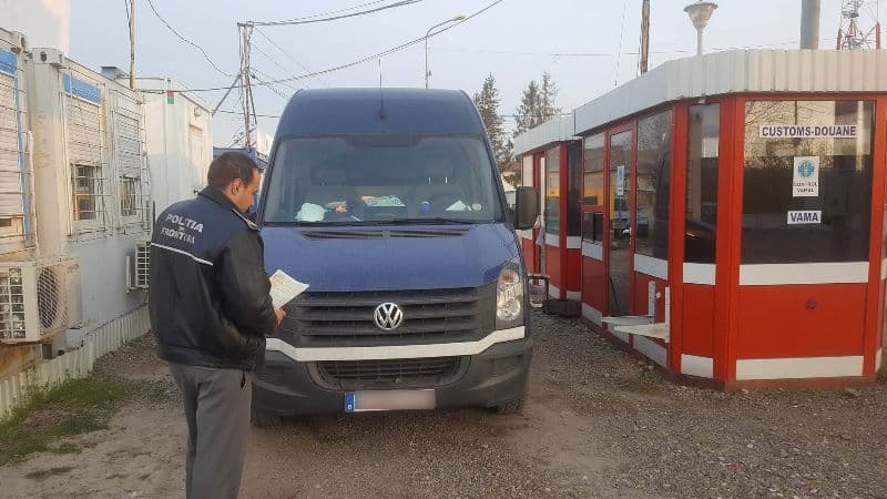 Autoturism radiat din circulaţie, oprit la frontieră - FOTO