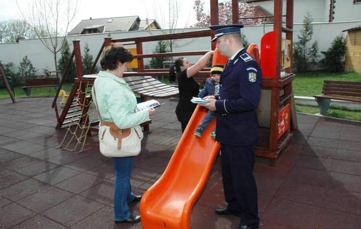Prevenirea violenţei în familie – tema zilei de joi din Săptămânii prevenirii criminalităţii