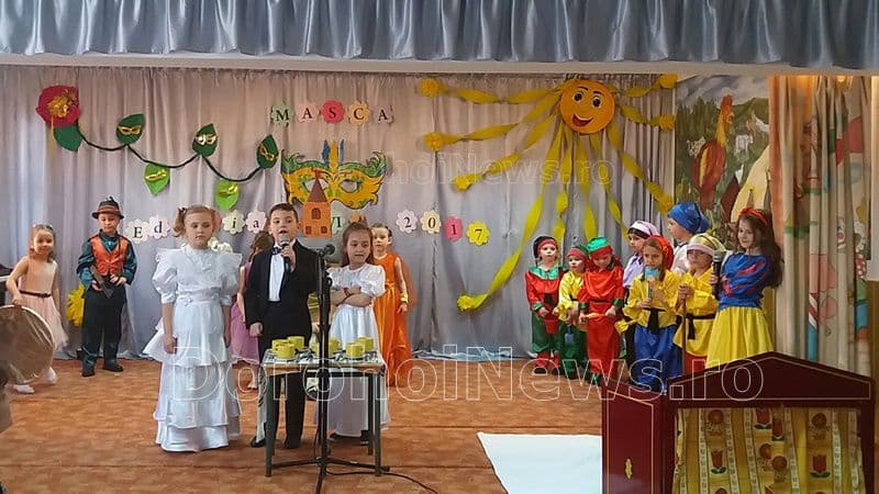 Un regal teatral - Festivalul concurs judeţean de teatru „Masca”- ediţia a VI-a - FOTO