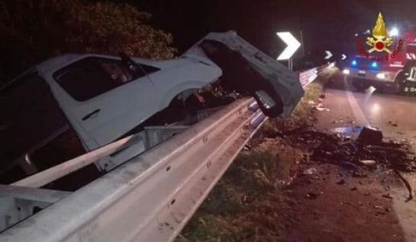 Opt români au fost răniţi grav într-un accident rutier în Italia