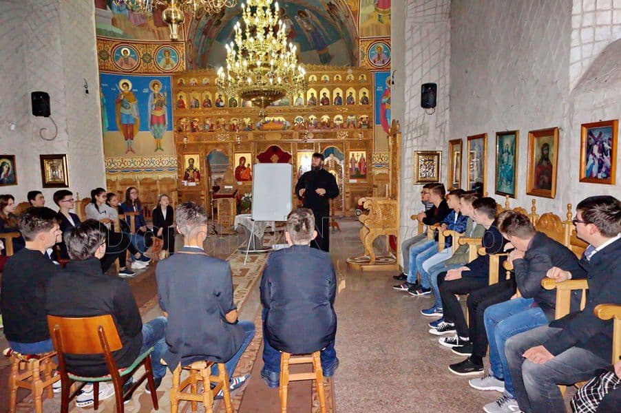 Oră de Cateheză despre Viața duhovnicească la Parohia Sfinții Împărați Constantin și Elena, Dorohoi - FOTO