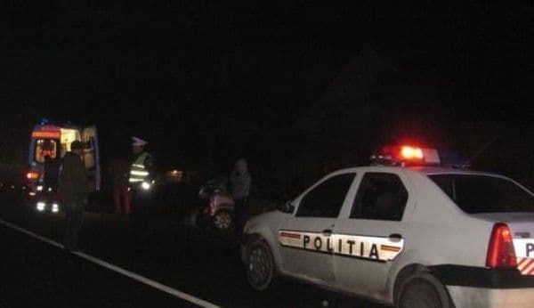 Accident la Dealu Mare. A căzut cu mașina într-o râpă după ce a sfărâmat un parapet!