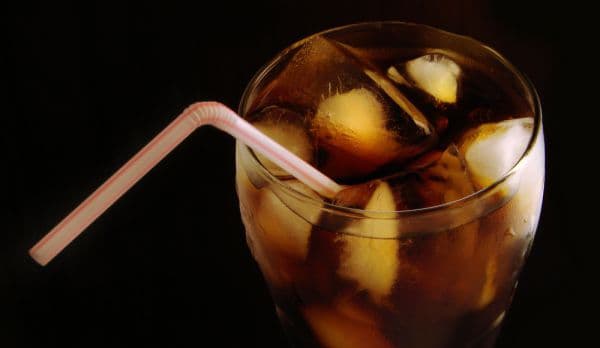 Motive suficiente ca să nu te mai atingi de cola niciodată