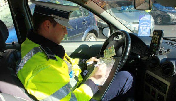 Poliţiştii botoșăneni în razie! 166 amenzi pentru viteză excesivă și 10 permise de conducere reținute