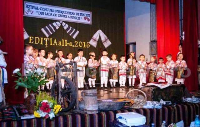 Grădiniţa Nr. 6 Dorohoi organizează Festivalul Concurs Interjudeţean „Din lada cu zestre a bunicii”