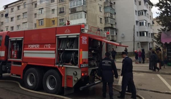 Incendiu generat de un fumător neglijent