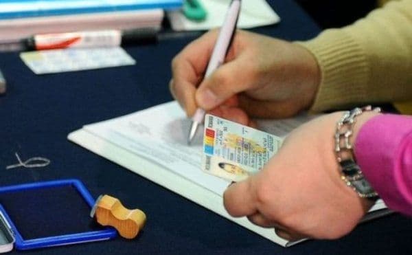 Program de lucru prelungit la unele instituţii din județ