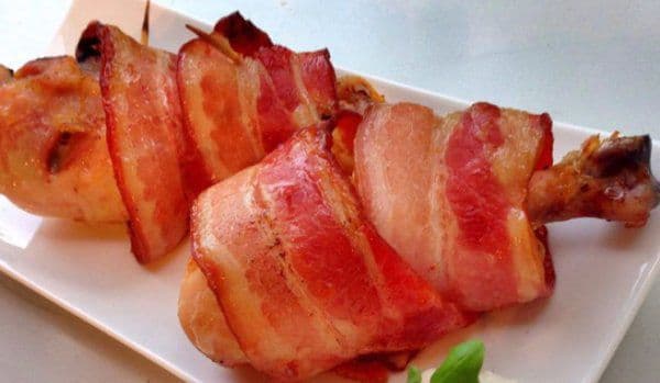 Pui învelit în bacon