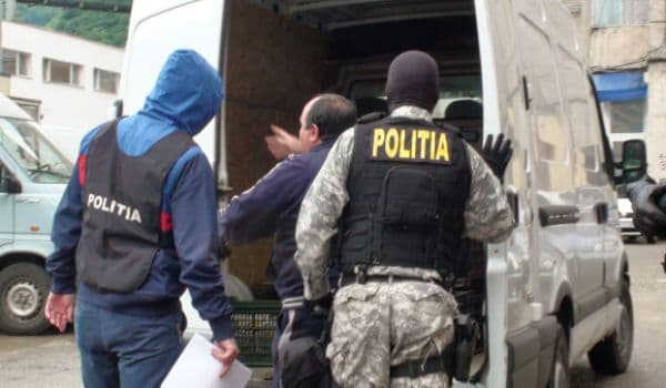 Botoșănean urmărit internaţional de autorităţile cehe, depistat de poliţişti