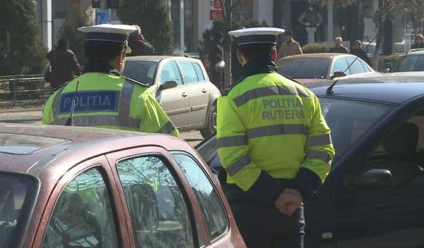 Poliţia Rutieră a intensificat controalele în trafic. Sute de contravenții, permise ridicate şi amenzi usturătoare…