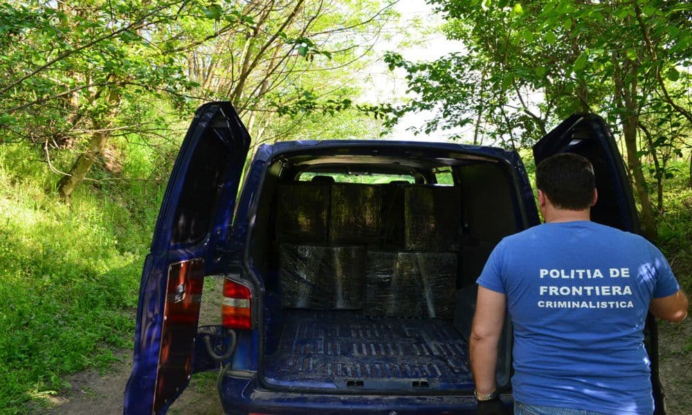 Ţigări de peste 170.000 lei, confiscate de polițiștii de frontieră, pe raza localităţii Horodiştea - FOTO