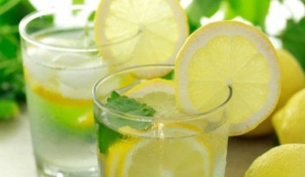 Secretul pentru a beneficia de toți nutrienții din lămâie