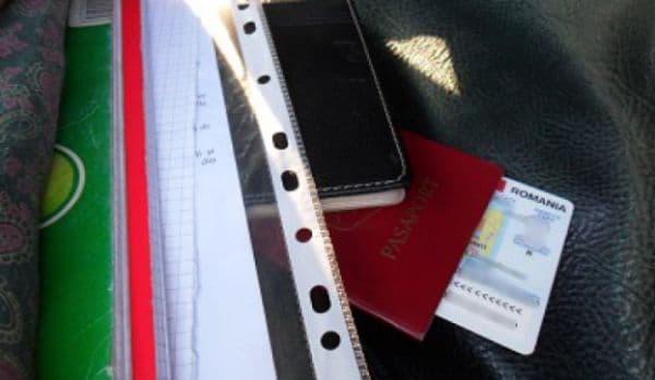 Microbuz cu acte false depistat pe Bulevardul Victoriei din Dorohoi