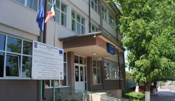 Succes dorohoian la Competiţia Naţională „Şcoala Europeană” Liceul „Regina Maria” Dorohoi