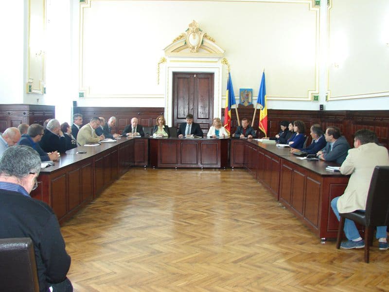 Întâlniri de lucru cu toţi reprezentanţii primăriilor din judeţ - FOTO