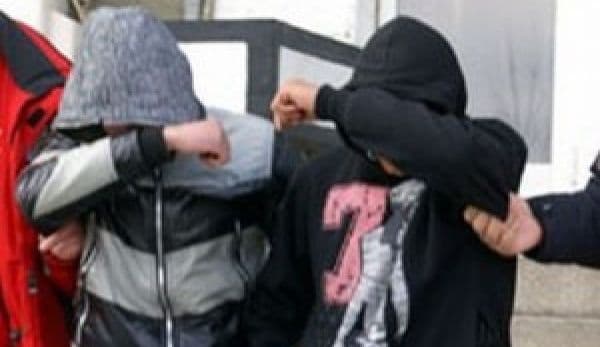 Bunuri sustrase din cinci mașini găsite de polițiștii dorohoieni asupra a doi tineri