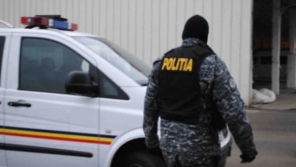 Acţiuni ale polițiștilor pentru verificarea operaţiunilor ilicite cu produse accizabile