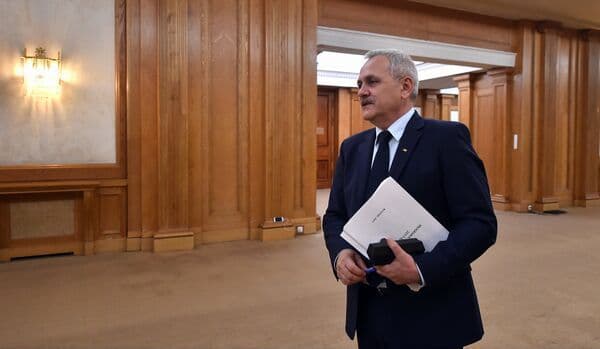 Dragnea ii anunță pe protestatarii din administrația locală că vor fi la cheremul comunității. Legea salarizării merge înainte!