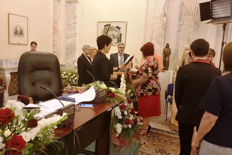 Liceul „Regina Maria” din Dorohoi a primit certificatul şi trofeul „Şcoală Europeană 2017” la Palatul Parlamentului - FOTO