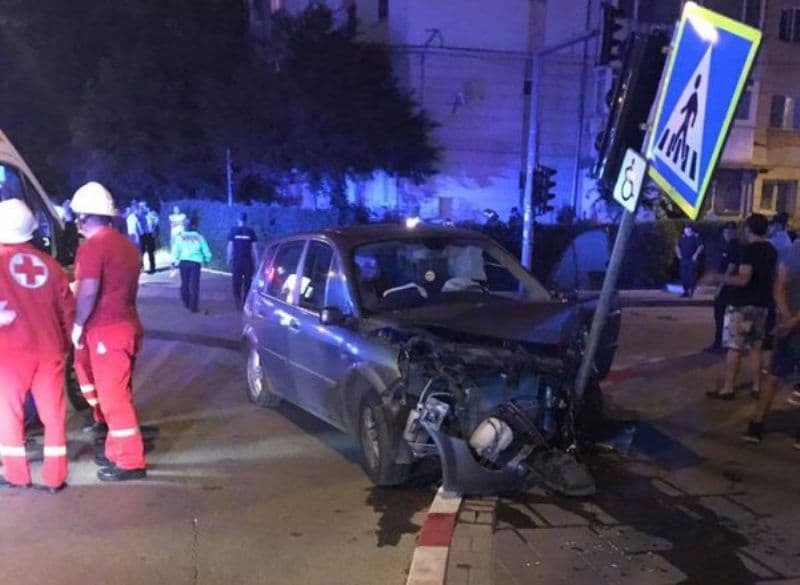 Inconştienţă de şofer: i-a dat maşina unui prieten care nu avea permis și era mort de beat. Ambii s-au ales cu dosare penale!