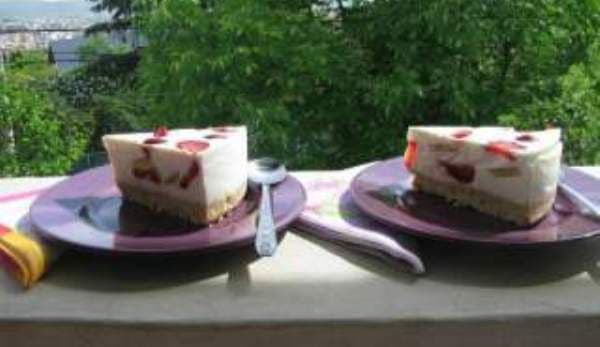 Tort de vară cu mascarpone și iaurt