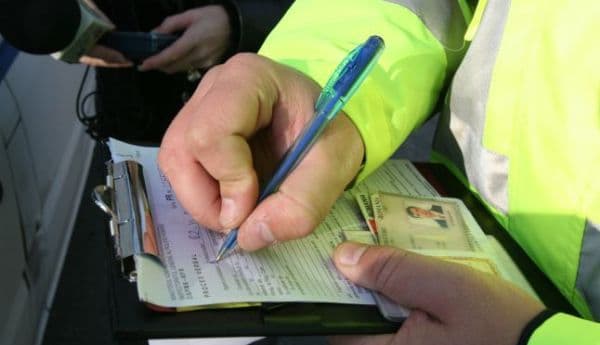 Dosar penal pentru conducere cu permisul suspendat