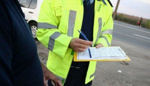 Deși nu avea permis de conducere furat mașina unui consătean și a abandonat-o într-un șanț