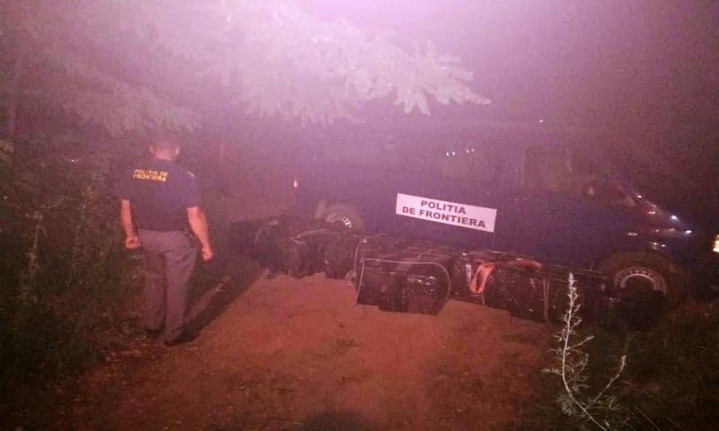 Ţigări de contrabandă descoperite la frontieră - FOTO