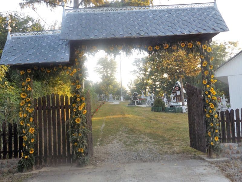 Liturghie Arhierească și Sfințire de Casă Parohială în Parohia „Sf. Arhangheli Mihail și Gavril” – Hilișeu Horia - FOTO