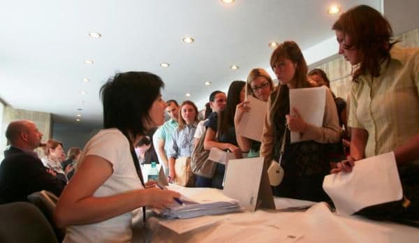 În atenția persoanelor aflate în căutarea unui loc de muncă! Informati-vă înainte de a semna contracte sau de a plăti orice fel de comisioane sau taxe