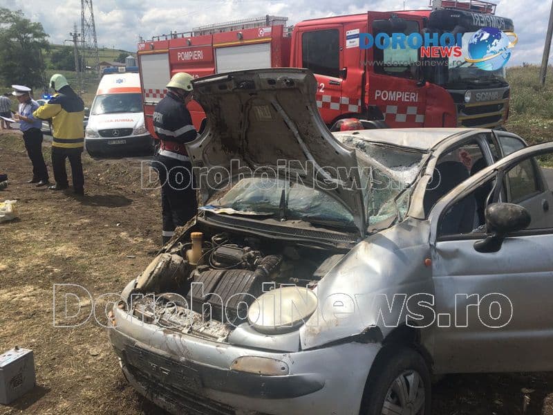 Accident grav cu trei victime la Dorohoi! O mașină scăpată de sub control s-a răsturnat - FOTO